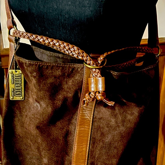Adrianne Vittadini brown suede bucket bag - Picture 5 of 5